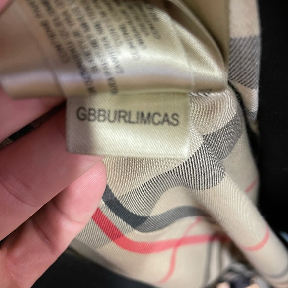 Burberry black sandrigham trench- medium length. - Picture 11 of 13